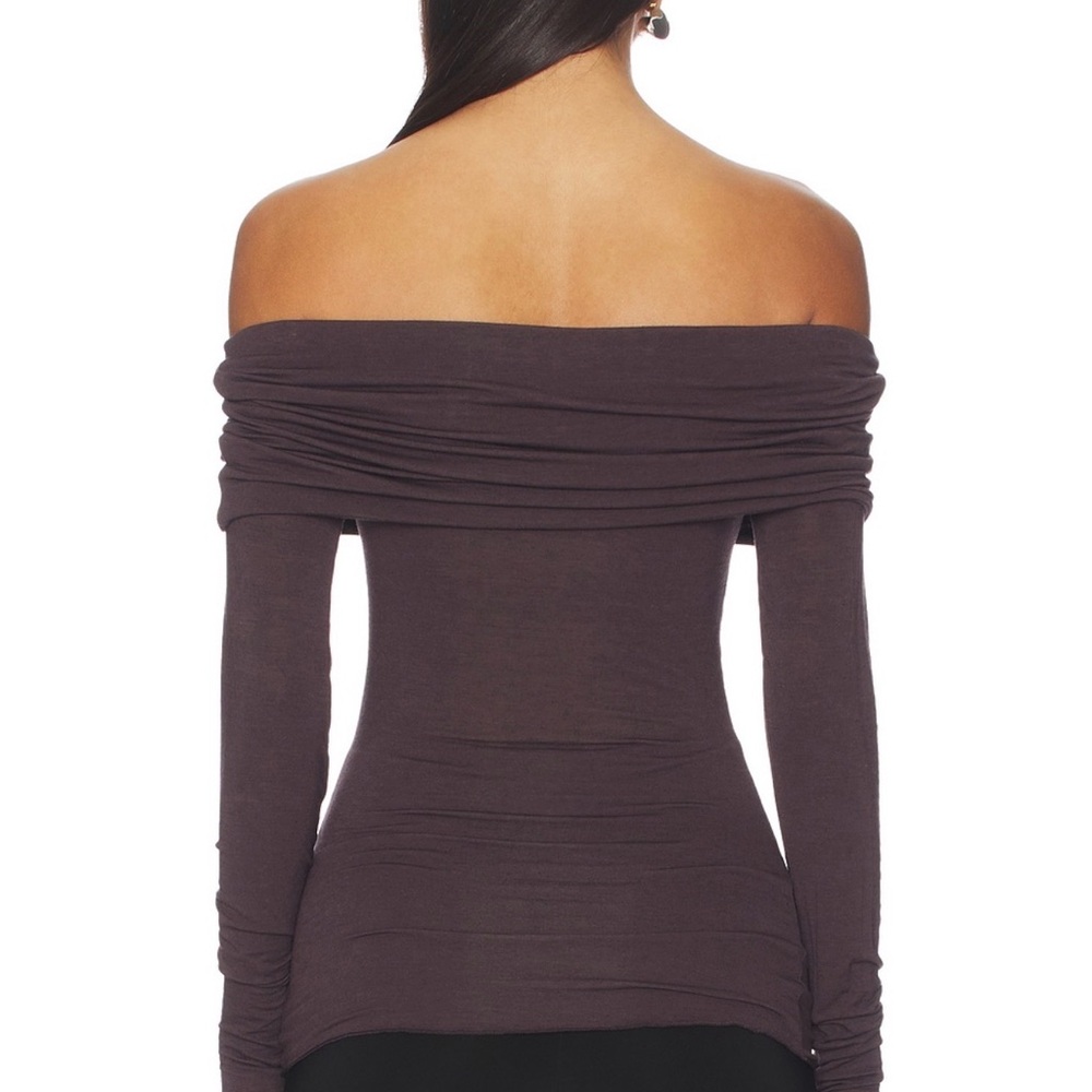 Revolve SKIMS Off-Shoulder Sheer Modal Off Shoulder Long Sleeve Top - Picture 4 of 5